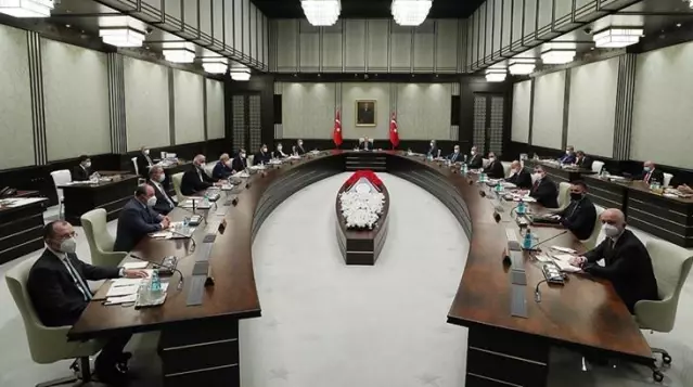 Kritik kabine toplantısı başladı! Ana gündem maddesi asgari ücret ve döviz kuru