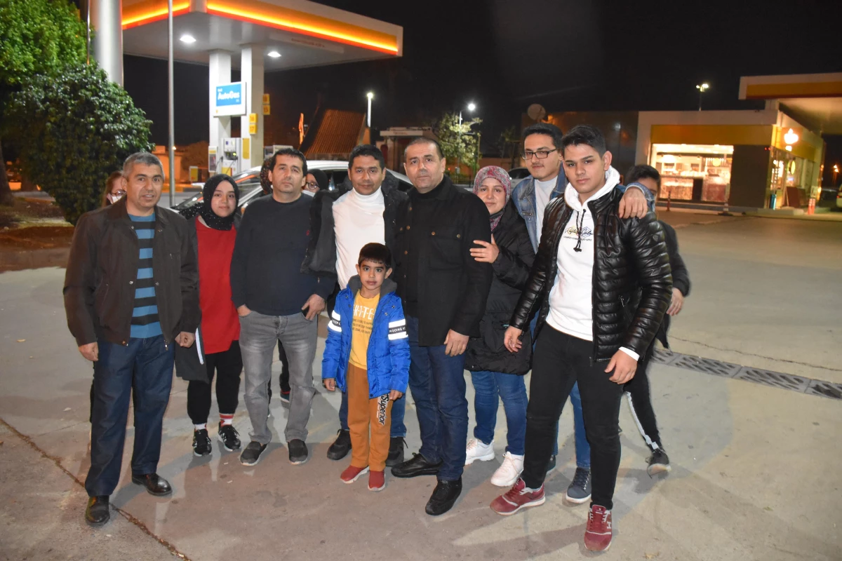 Libya\'dan Türkiye\'ye getirilen Nurettin Çalık Adana\'ya gelerek ailesine kavuştu