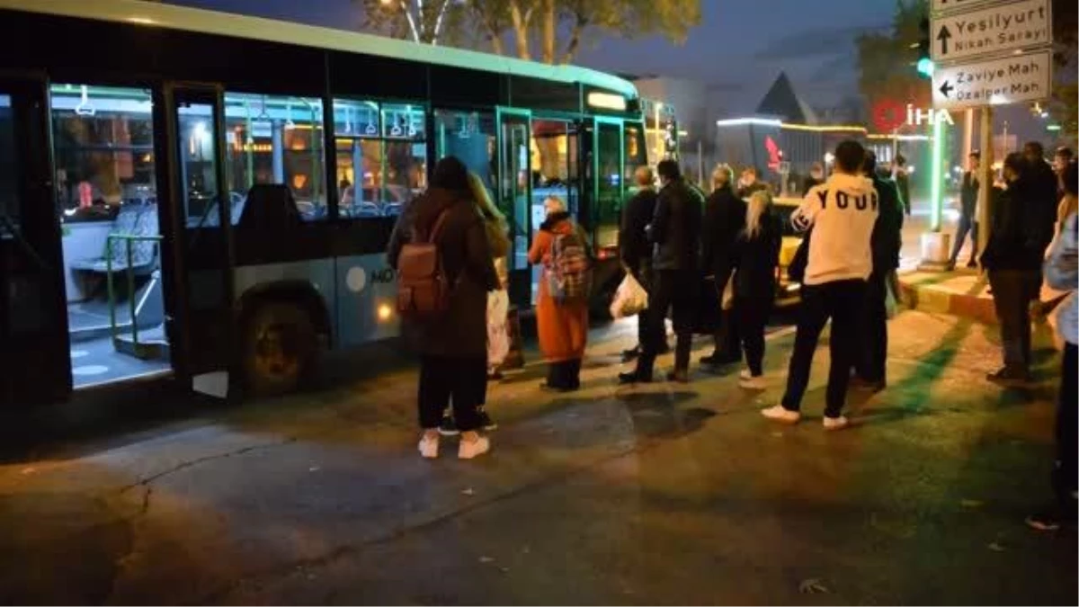 Malatya\'da trafik kazası: Halk otobüsü ile otomobil çarpıştı
