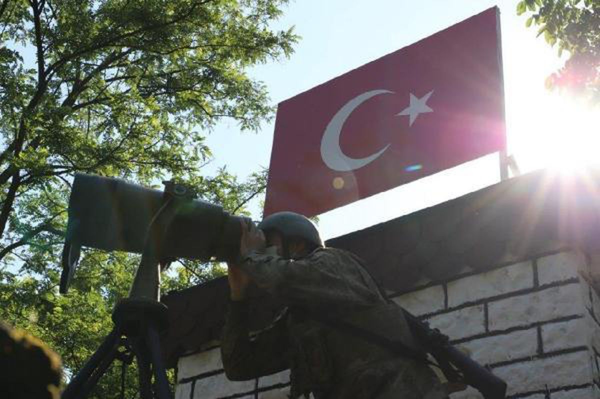 Yunanistan ve Suriye sınırını geçmeye çalışan 6 kişi yakalandı