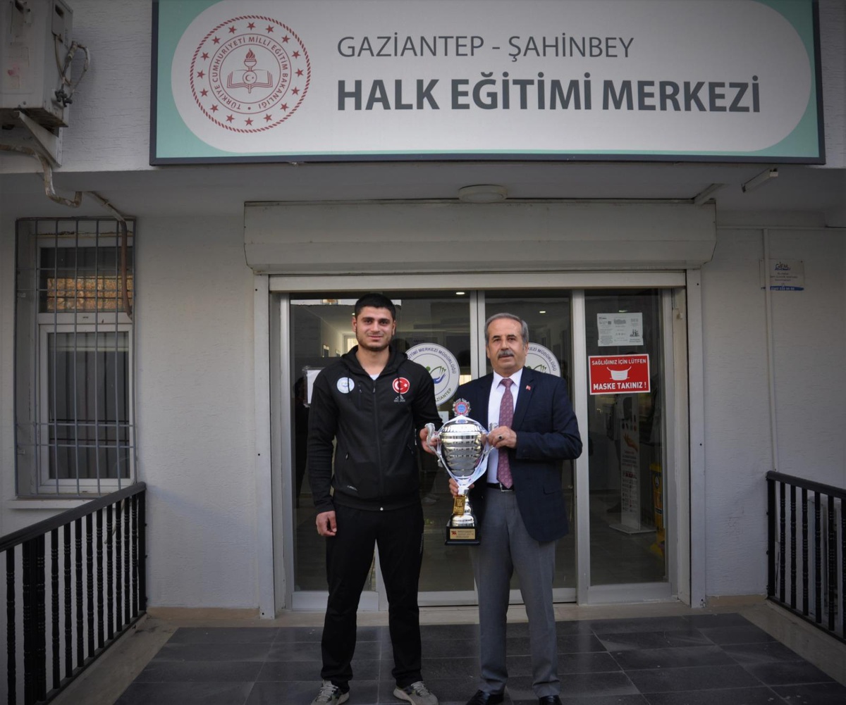 Şahinbey Halk Eğitim Merkezi Spor Kulübü sporcusu Enes Bilben, Avrupa Şampiyonu oldu
