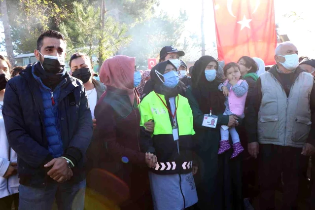 Şehit Polis Yusuf Ceylan'ın evinin önünde helallik alındı