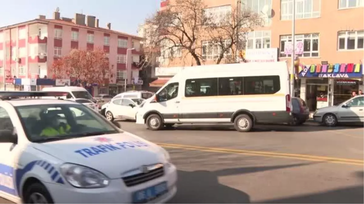 Servis araçları ile okul çevresindeki iş yerlerinde denetim yapıldı