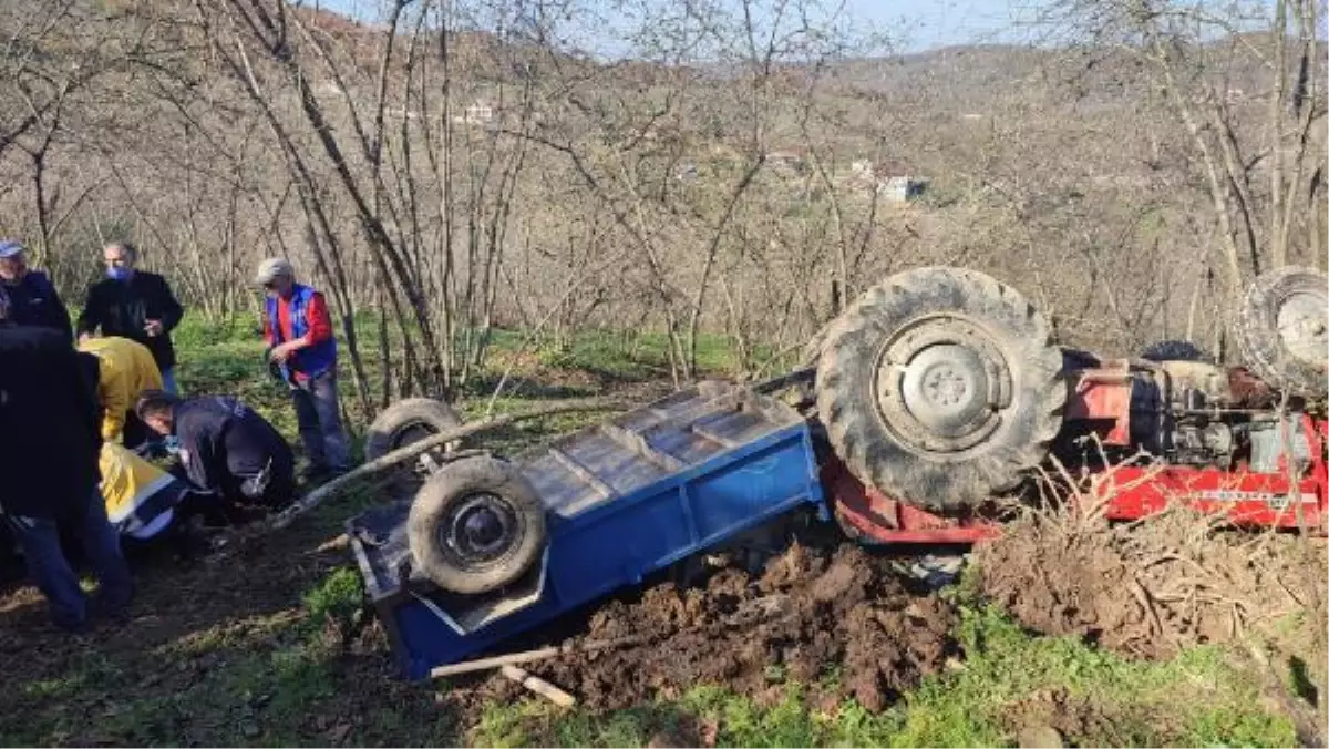 Traktörün altında kaldı, görme engelli babasının sesini duymasıyla kurtarıldı