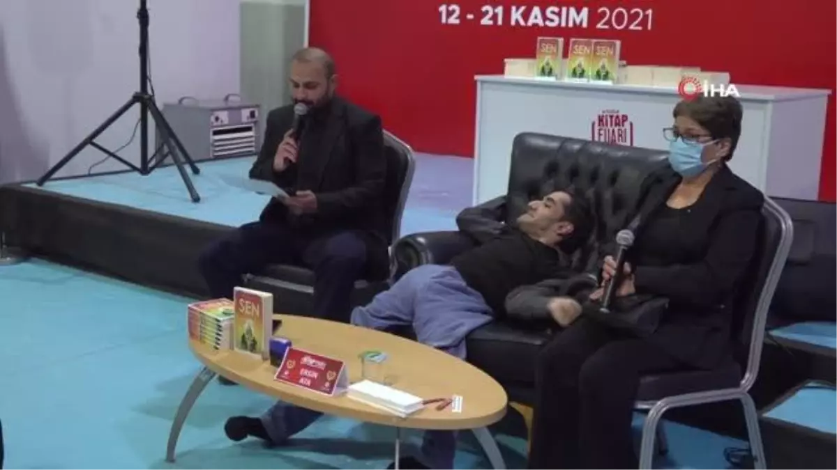 Tuzla'da engelsiz yazar Ersin Ata okurları ile buluştu