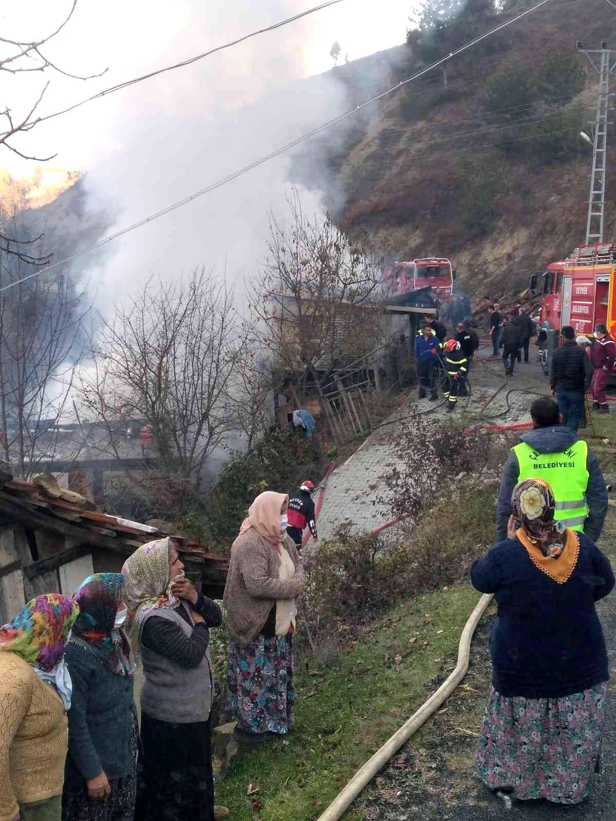 Son dakika haberi: Yaşlı çiftin evinde yangın çıktı: 2 yaralı