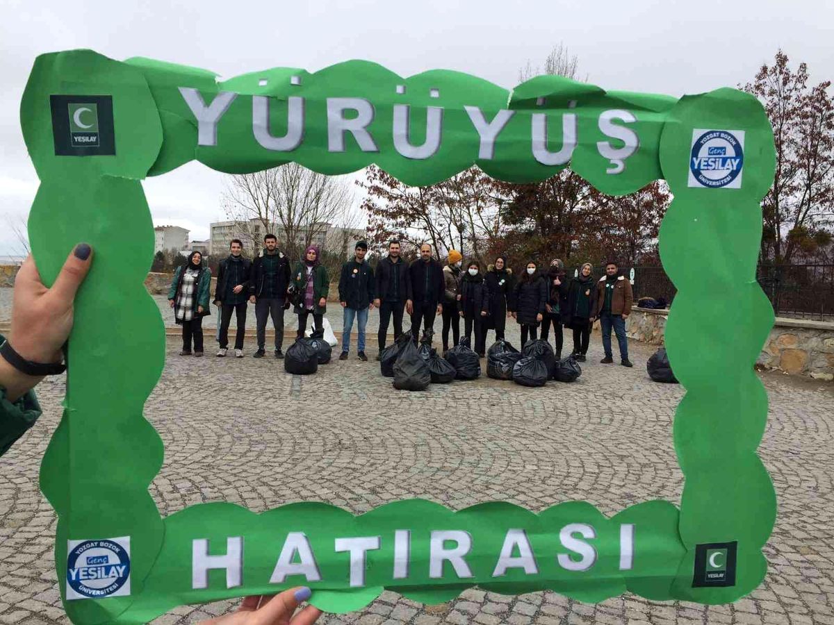 Yeşilay\'dan çöp toplama etkinliği