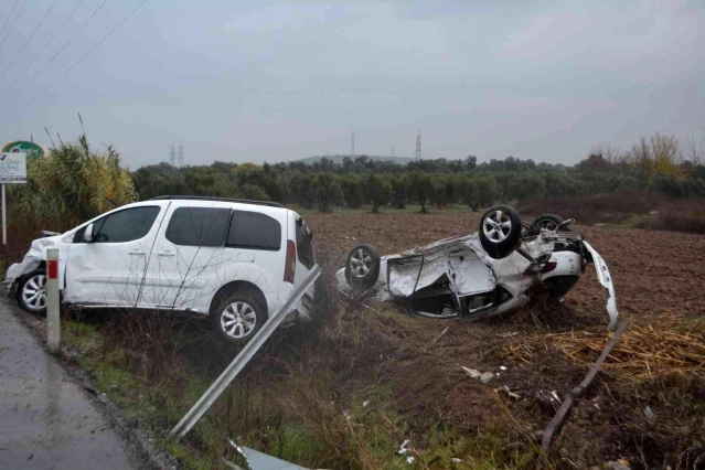 Ayvalık'ta trafik kazası ucuz atlatıldı: 2 yaralı