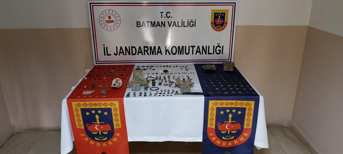 Batman\'da bir evde 316 tarihi eser ele geçirildi