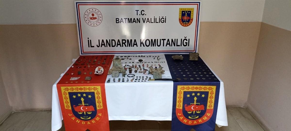 Batman İl Jandarma Komutanlığından tarihi eser kaçakçılarına darbe