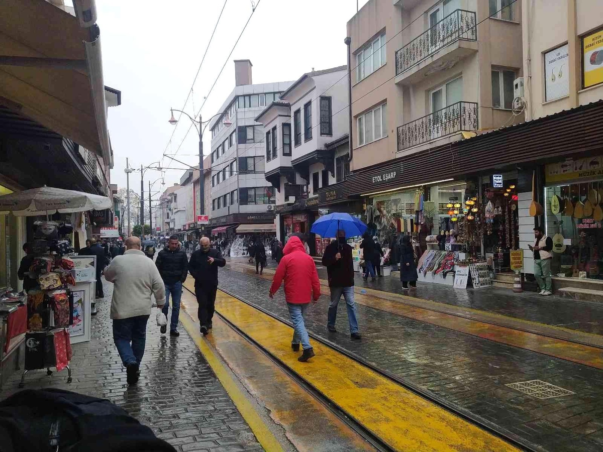 Bursalılar yağmura hazırlıksız yakalandı