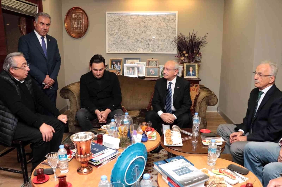 CHP Lideri Kılıçdaroğlu\'ndan, Hasan Fehmi Güneş\'in ailesine taziye ziyareti