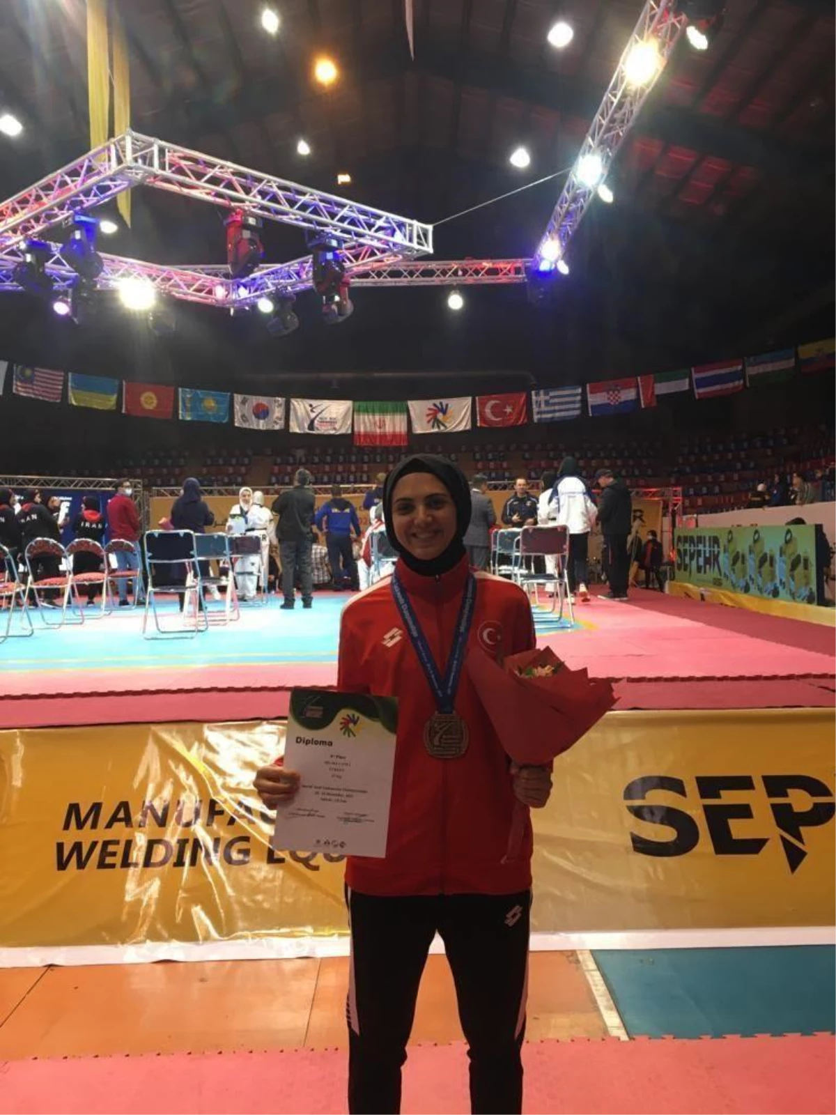 Deaf Dünya Taekwondo Şampiyonası\'nda Meram Belediyespor rüzgarı esti