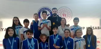 Eskişehir Büyükşehir Gençlik ve Spor Kulübü yüzücüleri başarıya doymuyor