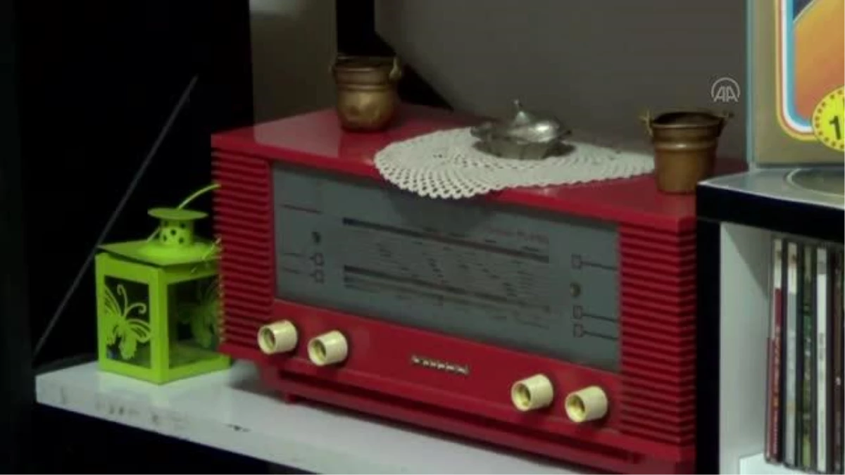 GAZİANTEP - Eski plak ve kasetlerle donattığı evinde misafirlerine nostalji yaşatıyor