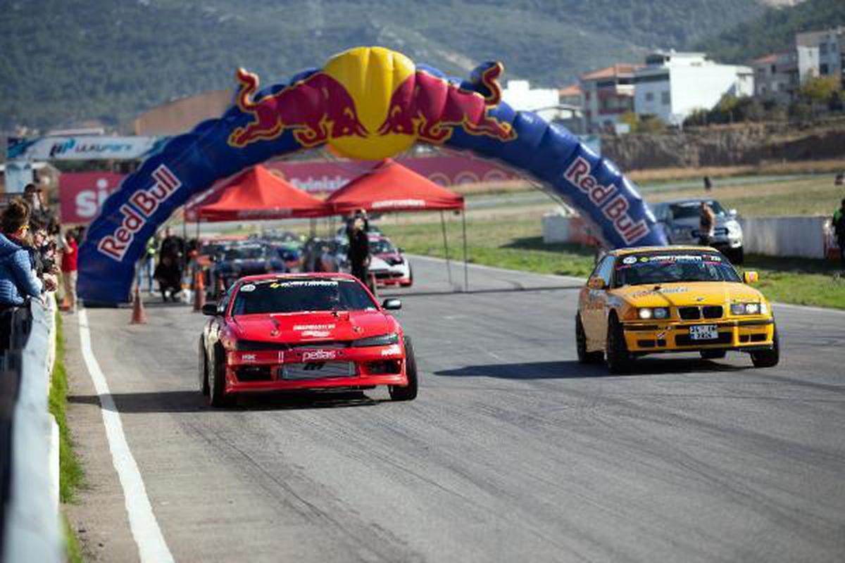 İzmir\'de drift şampiyonasına büyük ilgi