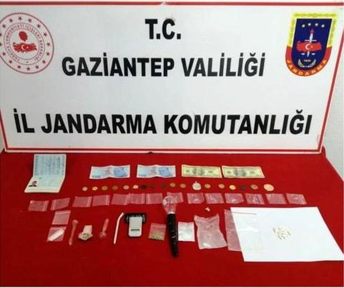 Jandarma uyuşturucu satıcısı ve kaçakçılara göz açtırmıyor