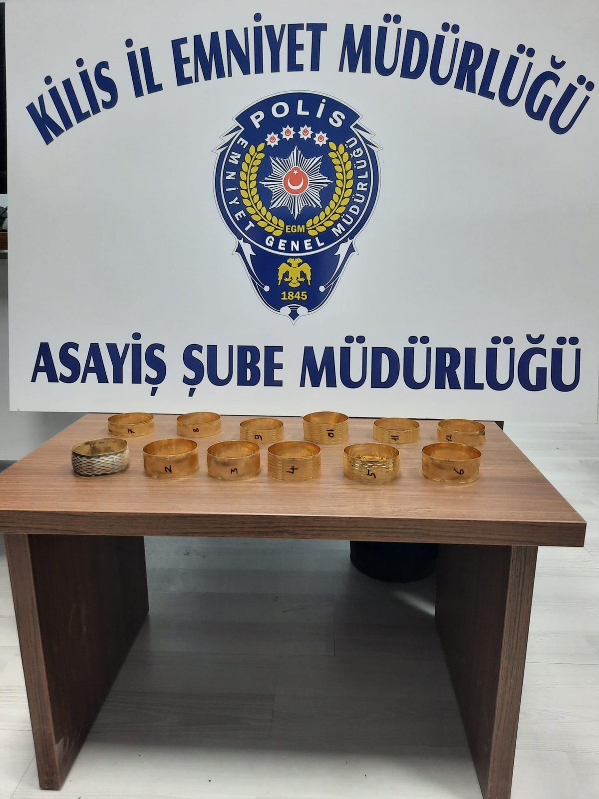 Kilis\'te kuyumcuya sahte bilezik satan şüpheli yakalandı