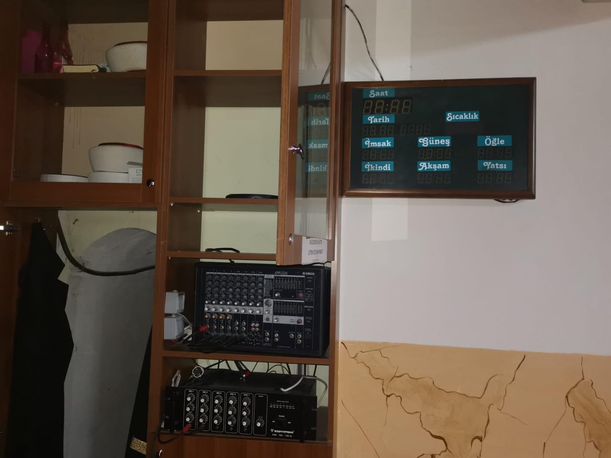 Kocaeli\'de tarihi caminin elektronik cihazları çalındı