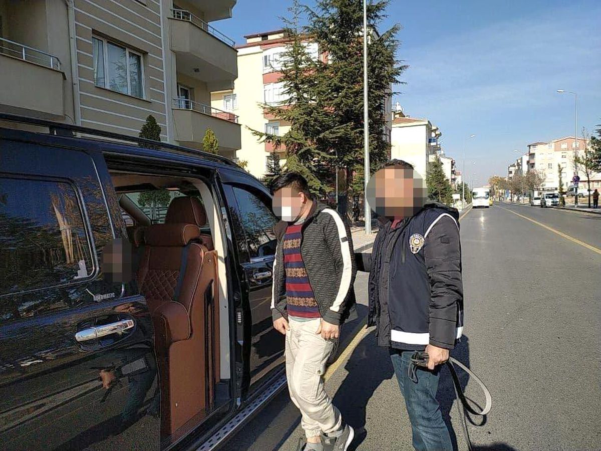 Kumar oynatan yabancı uyruklu şahıs sınır dışı edildi