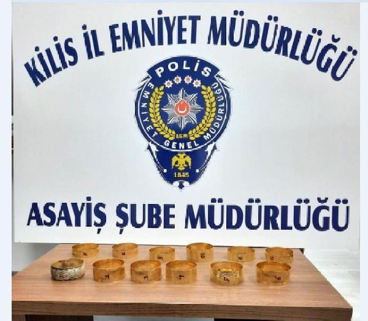 Kuyumcuya sahte bilezik satmak isterken yakalanan şüpheli serbest