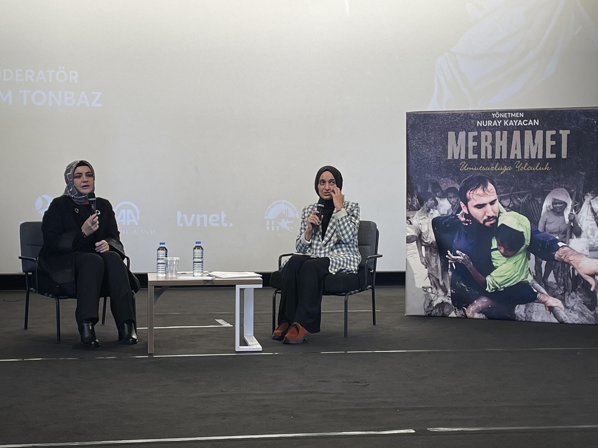 "Merhamet" belgeselinin Türkiye prömiyeri Atlas Sineması\'nda yapıldı