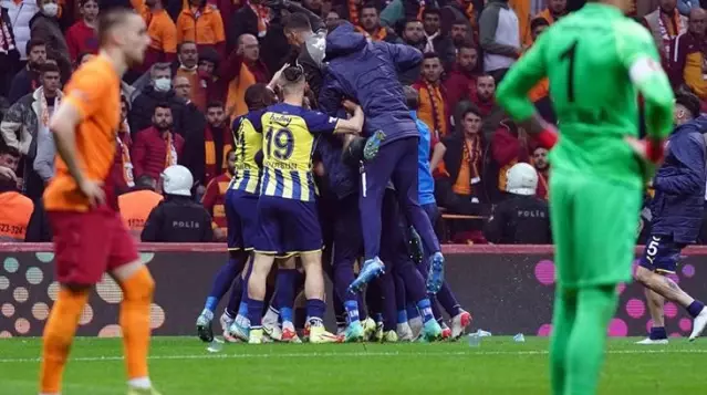 Derbide kıyasıya mücadele! Fenerbahçe az kalsın hükmen mağlup olacaktı