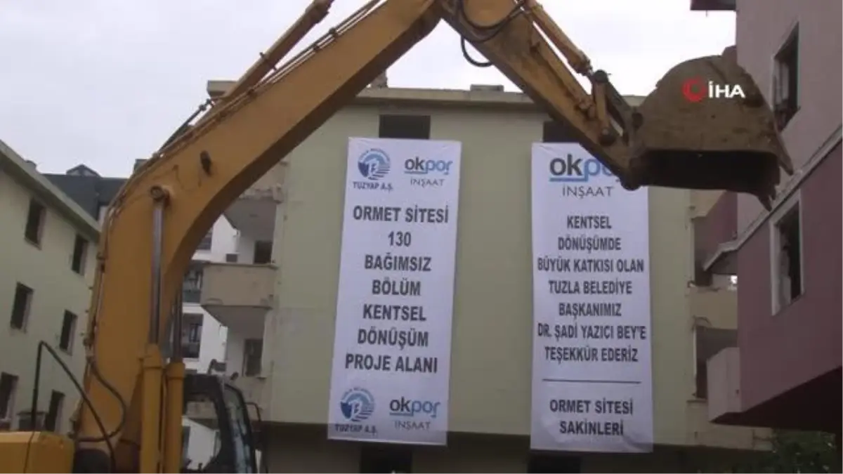 Tuzla'da deprem riski taşıyan 63 daireli site yıkıldı