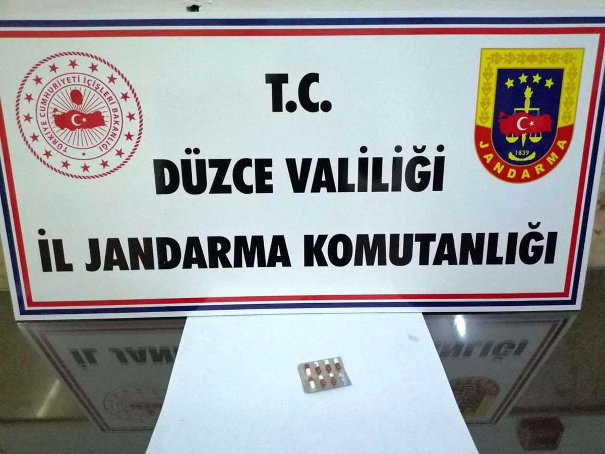 Uyuşturucu haplar yol kontrolünde yakalandı