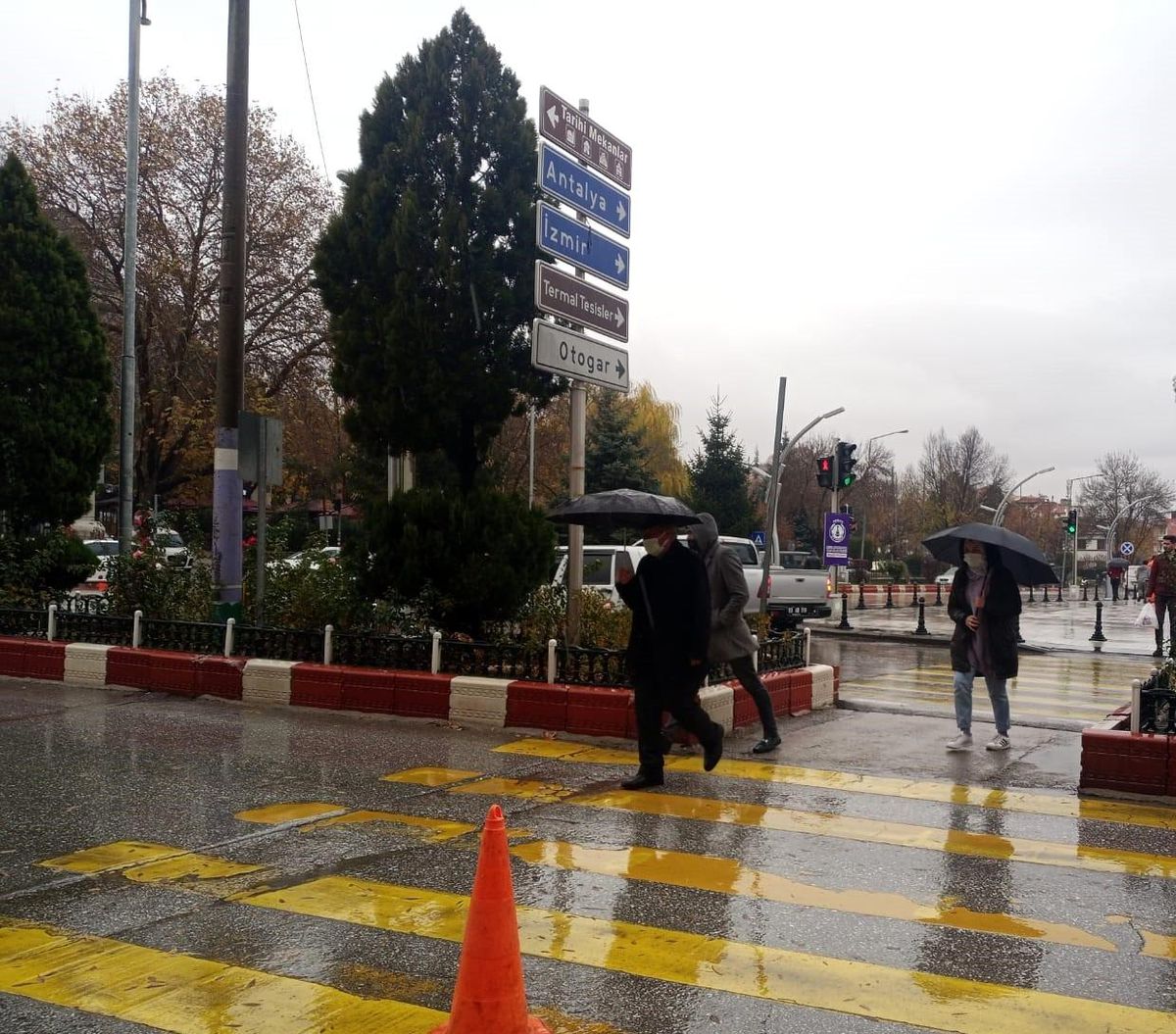 Afyonkarahisar\'da yağmur yağışı sevinçle karşılandı