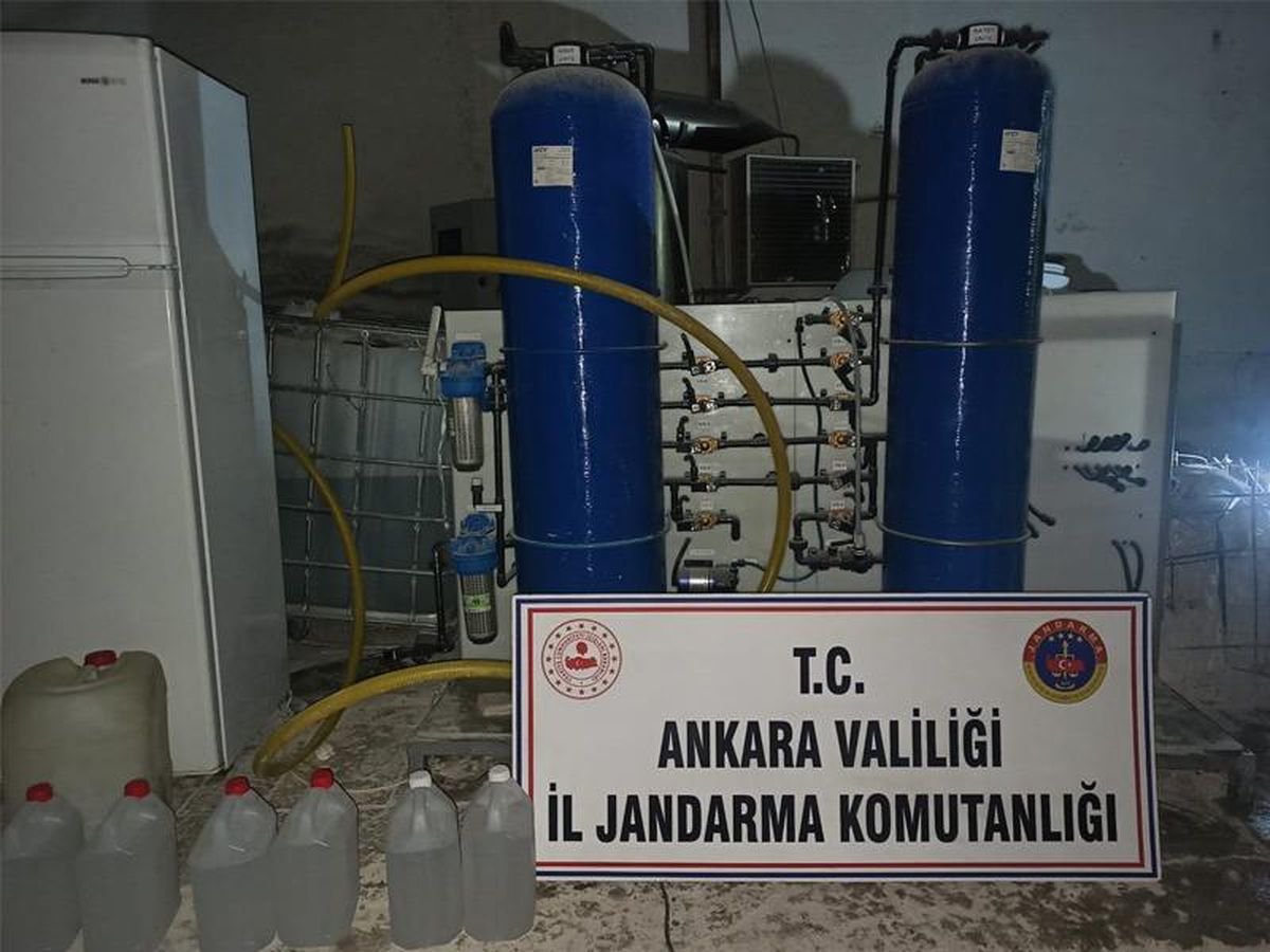 Ankara\'da sahte alkol imalathanesine baskın düzenlendi