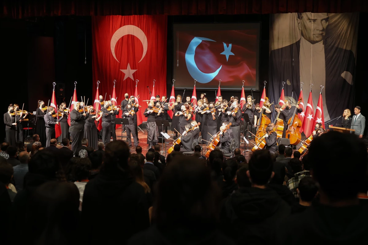 Antalya\'da 24 Kasım Öğretmenler Günü kutlandı