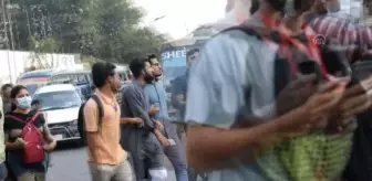 Bangladeş'te öğrencilerden protesto gösterisi