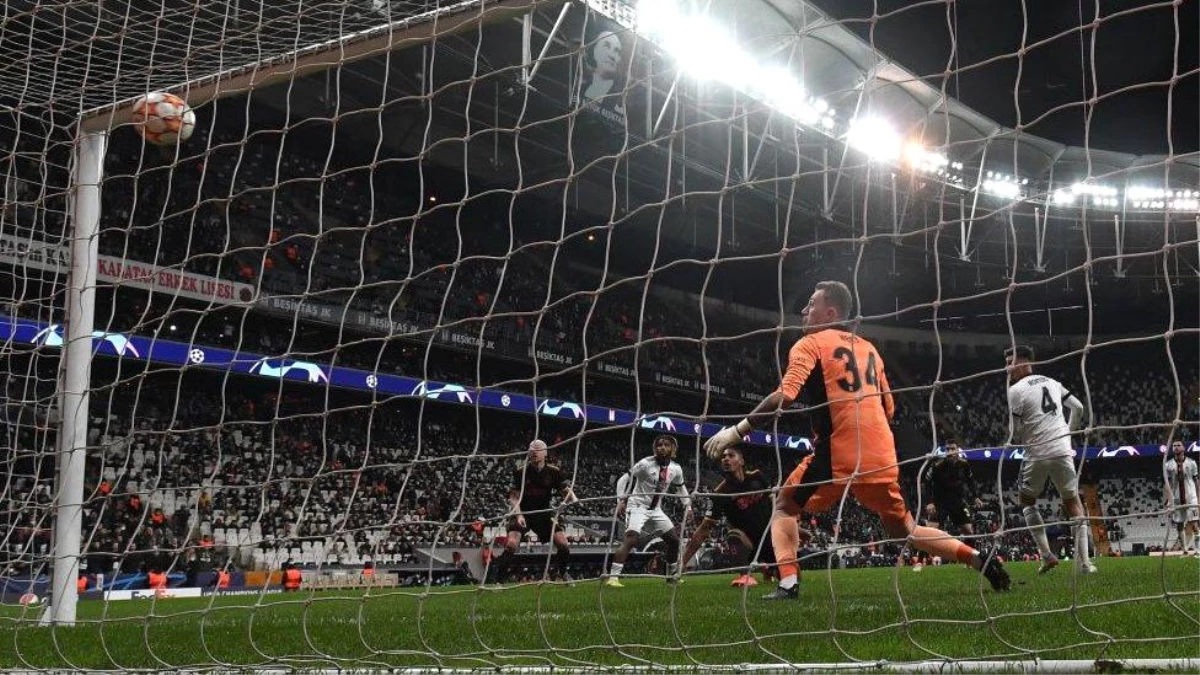 Beşiktaş evinde Ajax\'a 2-1 mağlup oldu ve Avrupa\'ya veda etti