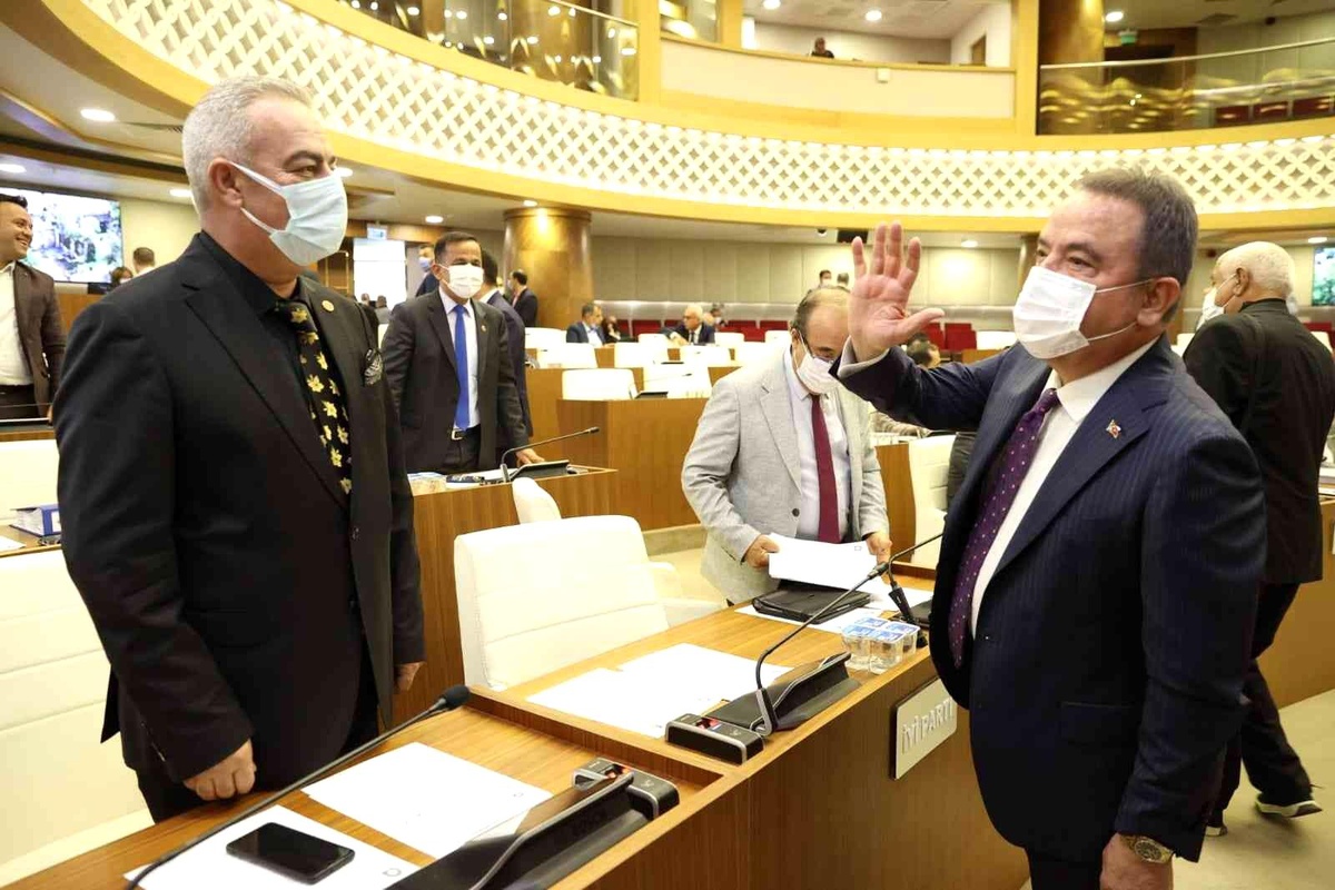 Antalya Büyükşehir Belediyesi\'nin 2022 bütçesi 3 milyar 500 milyon lira olarak belirlendi