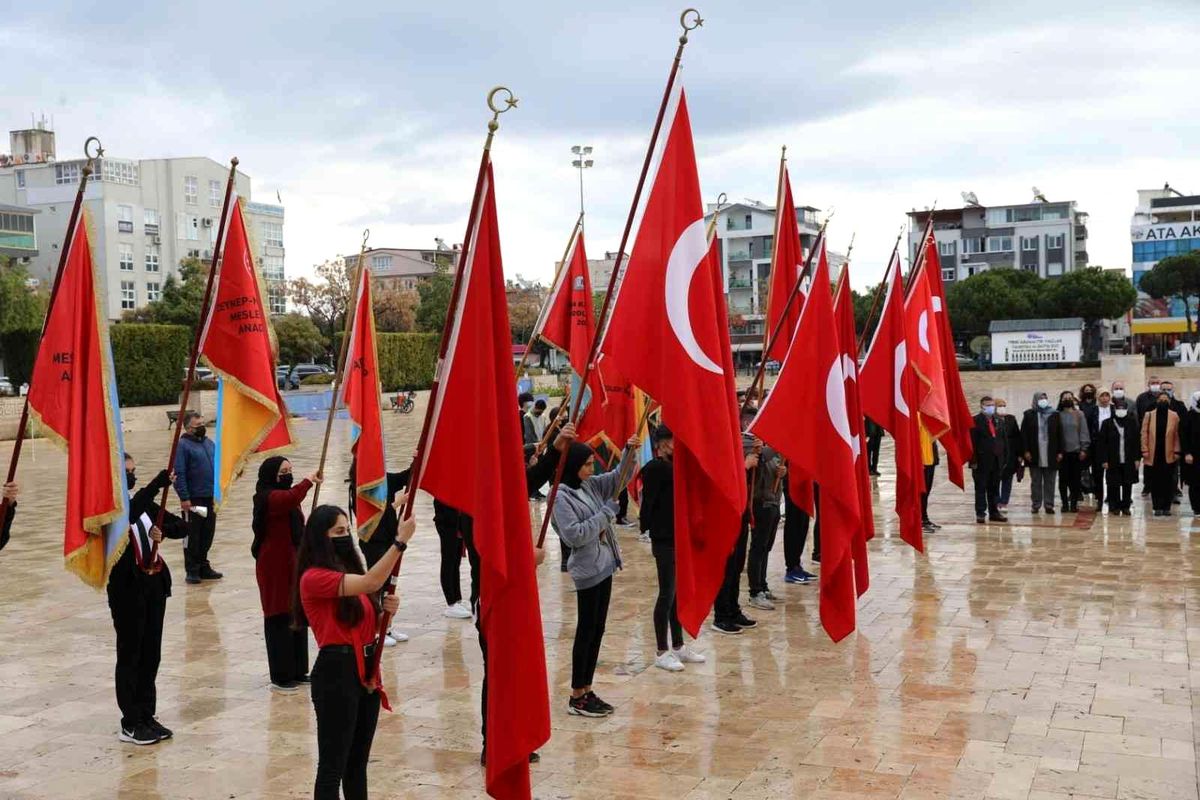 Didim\'de \'24 Kasım Öğretmenler Günü\' törenle kutlandı
