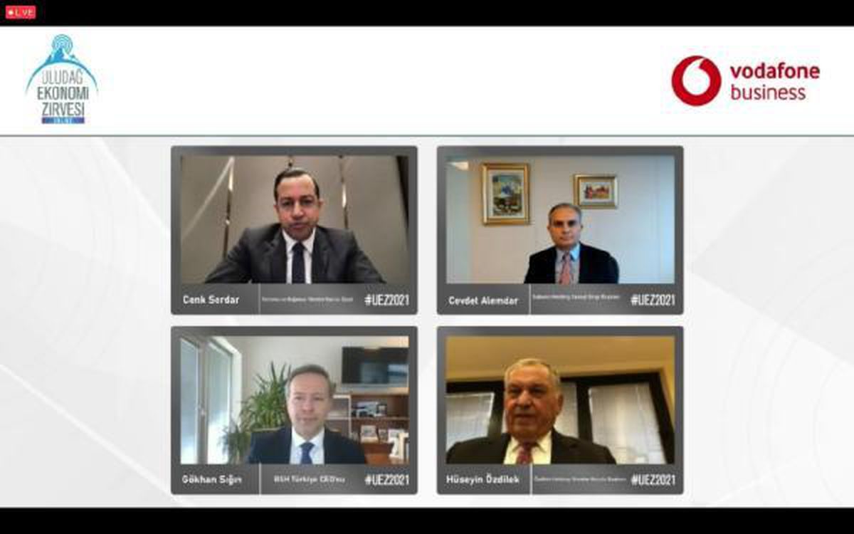 \'Dijitalleşmenin Getireceği Yenilikler\' Uludağ Ekonomi Zirvesi\'nde konuşuldu