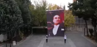 DİYARBAKIR - 300 çocuk aynı anda Atatürk Çocukları adlı parçayı seslendirdi