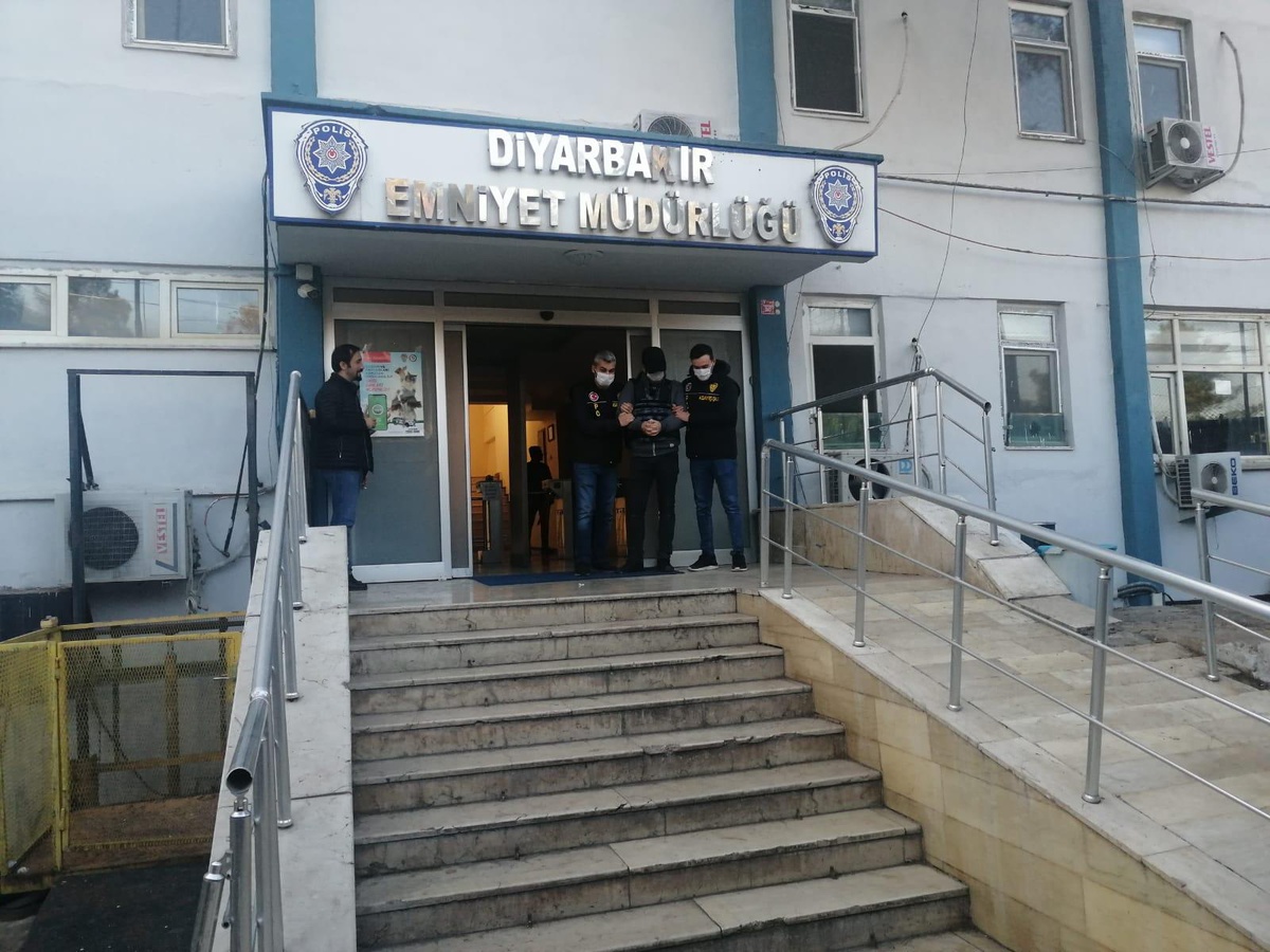 Diyarbakır\'da polis memuru Özkan Yiğen\'i şehit eden firari hükümlü yakalandı