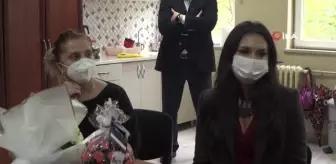 Dündar'dan öğretmenlere anlamlı hediye