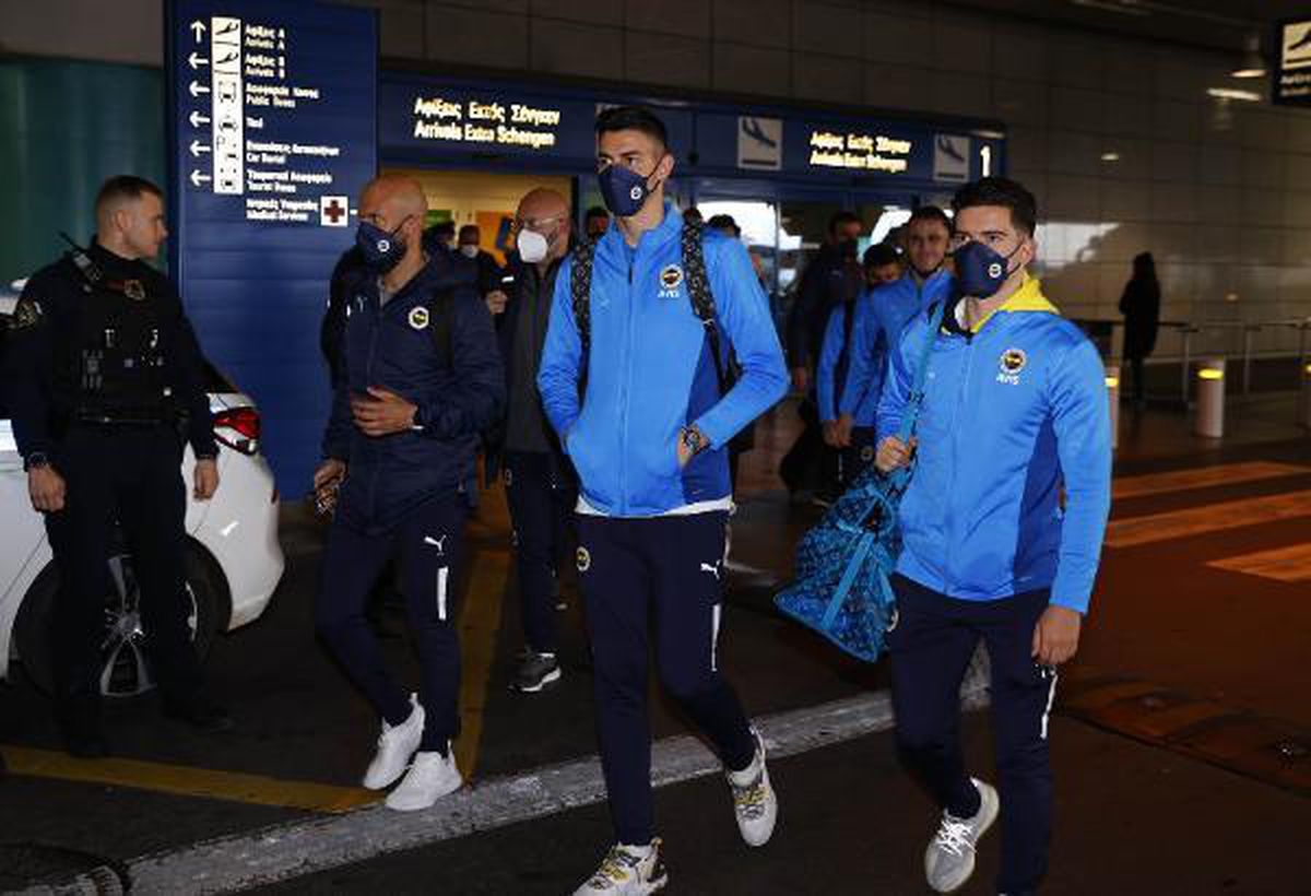 Fenerbahçe, Olympiakos maçı için Yunanistan\'da