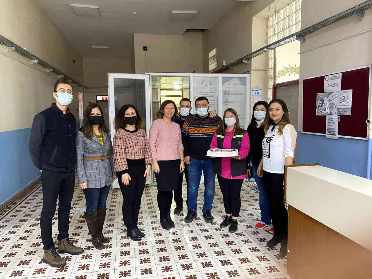 Germencik Belediyesi'nden öğretmenlere yaş pasta sürprizi