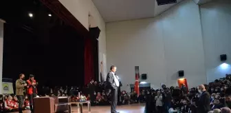 Hayati İnanç Bitlis'te öğrencilerle bir araya geldi