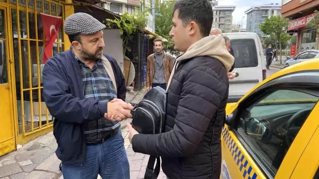 İstanbul'da taksi şoföründen örnek davranış