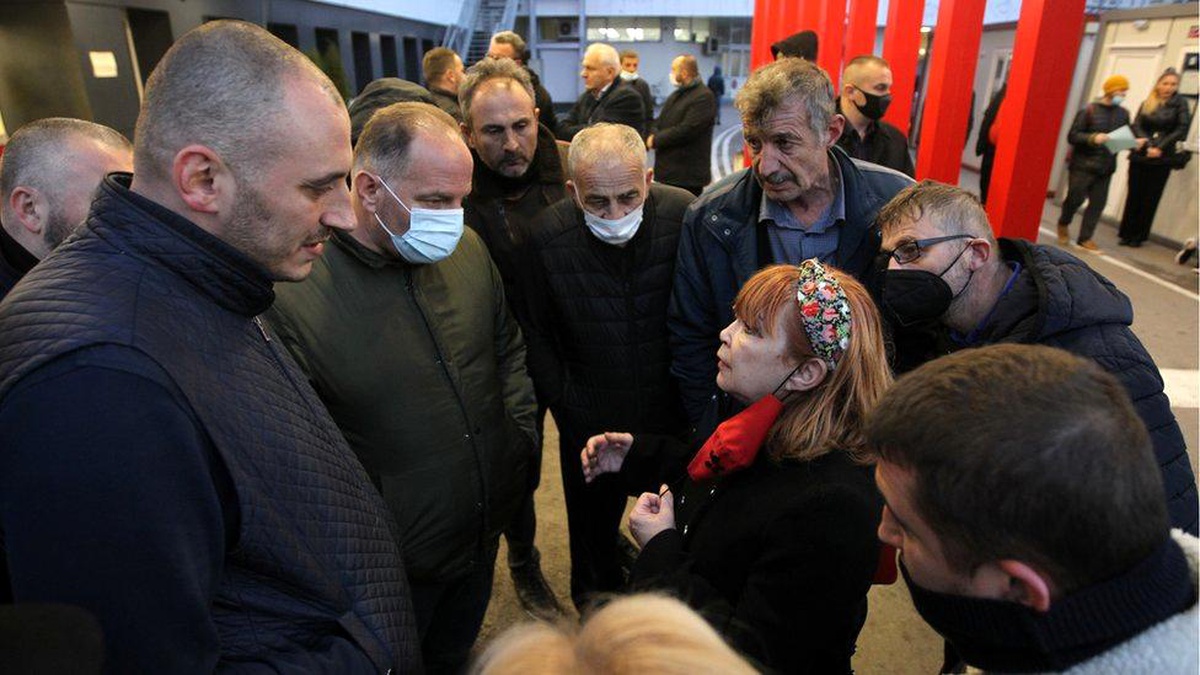 İstanbul\'a giden 46 kişinin hayatını kaybettiği otobüs kazası Kuzey Makedonya\'da travma yarattı