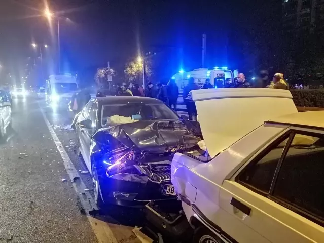 son dakika haberi kayseri de 5 aracli zincirleme trafik kazasi 3 yarali son dakika