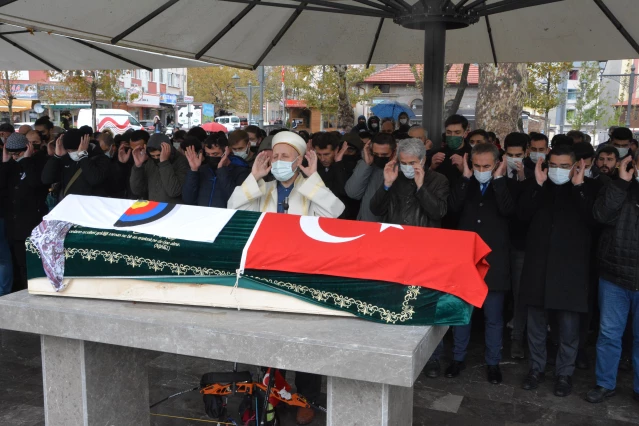 Son dakika... Kazada hayatını kaybeden okçu Ayşenur Aygören son yolculuğuna uğurlandı