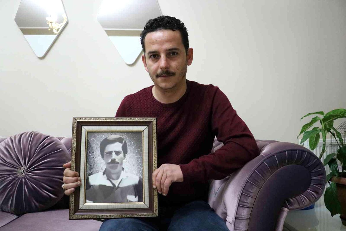 Kundaktayken öğretmen babasını şehit ettiler...'Baba sevgisini hiç tatmadım'