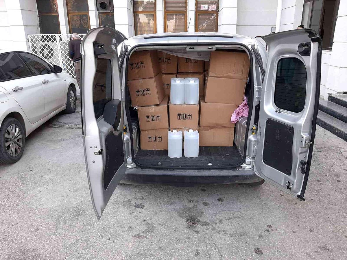 Mersin\'de 655 litre sahte içki ele geçirildi