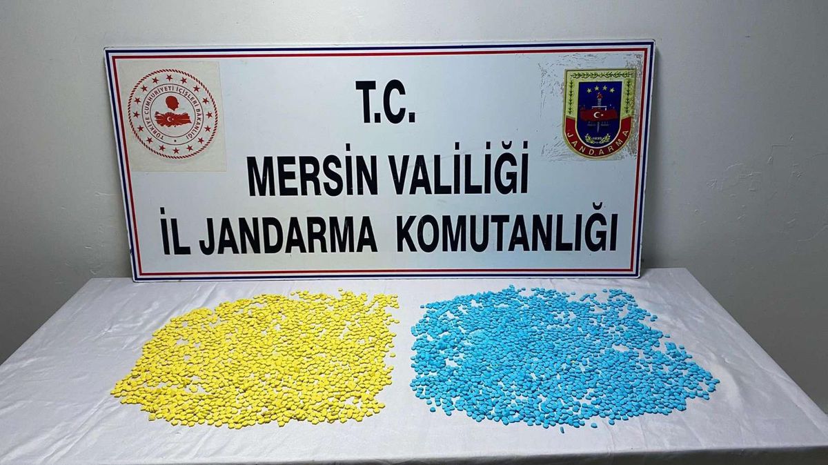 Mersin\'de uyuşturucu ticareti yaptıkları iddiasıyla 2 zanlı tutuklandı
